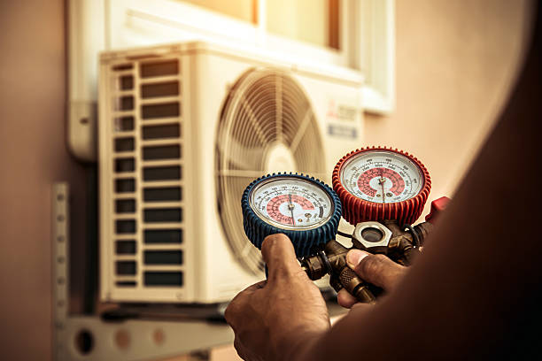 Professional Hvac technician working in Silver Spring, MD